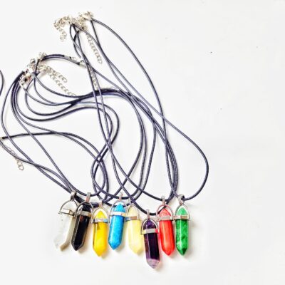 Collares piedras de cristal